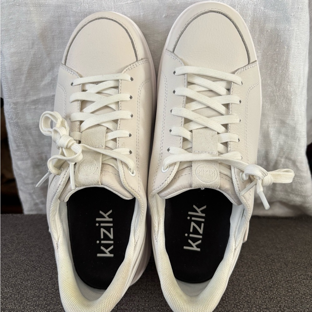 Kizik White Sneakers NEW